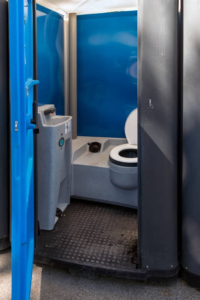 Best Luxury portable toilet rental  in Caledonia, WI